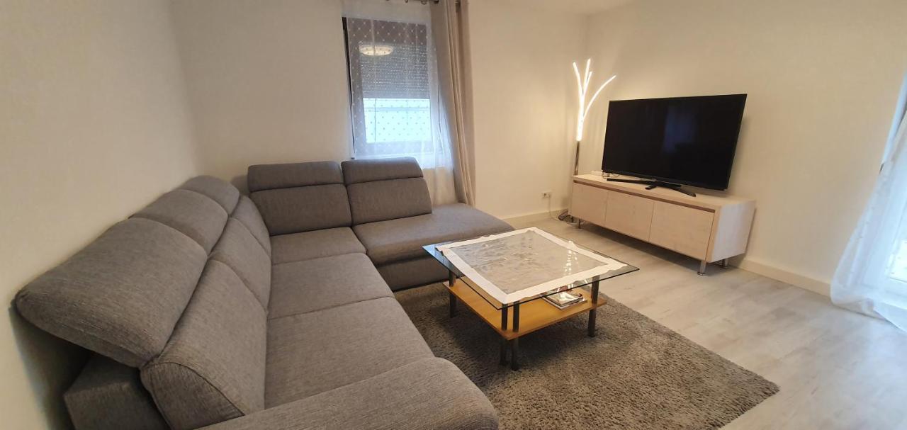 Outletcity Ferienwohnung - Apartment 4 Metzingen  Esterno foto